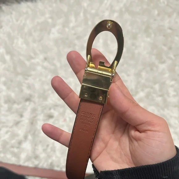 Guess reversible Belt - Picture 2 of 2